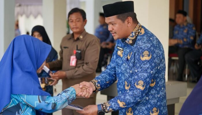 Upacara Hari Kesehatan Nasional, Bupati Beri Apresiasi Tinggi Tenaga Kesehatan Bantaeng