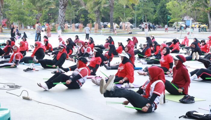 PIM Bulukumba Semarakkan HUT Lewat Edukasi Kesehatan di Pantai Merpati