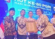 Bupati Syaharuddin Alrif Terima Anugerah Dwija Praja Nugraha 2025, Penghargaan Tertinggi PB PGRI