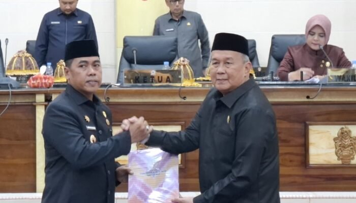 DPRD Wajo Sahkan APBD 2026:  Efisiensi Rp247 Miliar Jadi Tantangan Utama