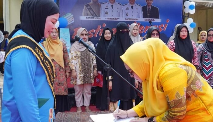 Dikukuhkan Sebagai Bunda Literasi, Andi Herfida Muchtar: Budayakan Wajib Baca Usia Dini