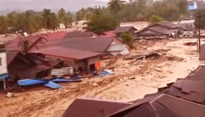 Banjir Bandang Menerjang Tapanuli Selatan, 9 Tewas, 3 Belum Ditemukan dan 37 Luka-luka
