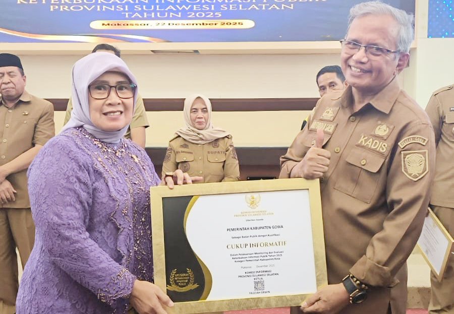 Pemkab Gowa menerima penghargaan Keterbukaan Informasi Publik kategori Cukup Informatif dari Komisi Informasi Sulawesi Selatan.