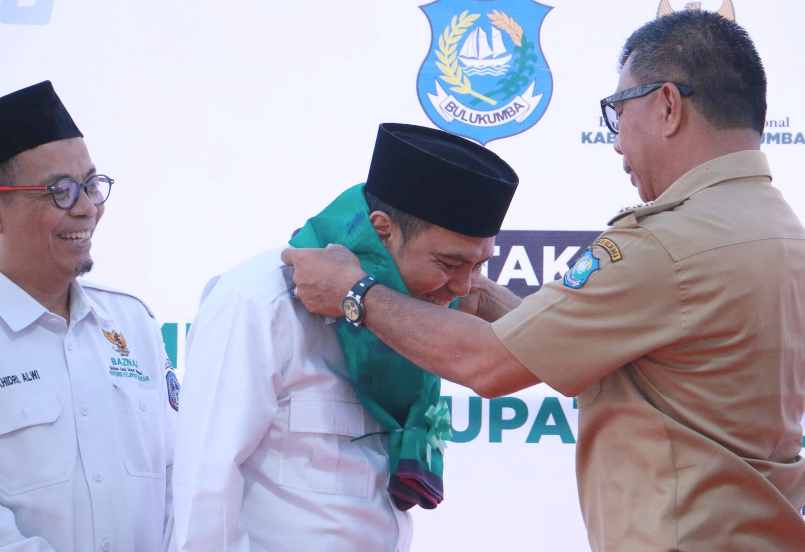 pemkab bulukumba menerima rp2 miliar dari baznas ri