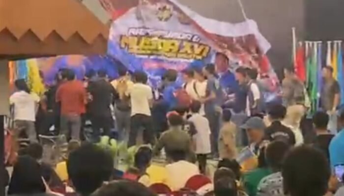 MUSDA KNPI XVI Makassar Ricuh, Massa Merangsek Hingga ke Ruang Sidang Utama
