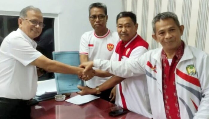 Arifuddin Saeni Kembalikan Formulir Calon Ketua KONI Gowa, Bawa 17 Dukungan Cabor