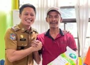 Politisi La Tinro La Tinrung Bantu Bibit Jagung Kelompok Tani Enrekang