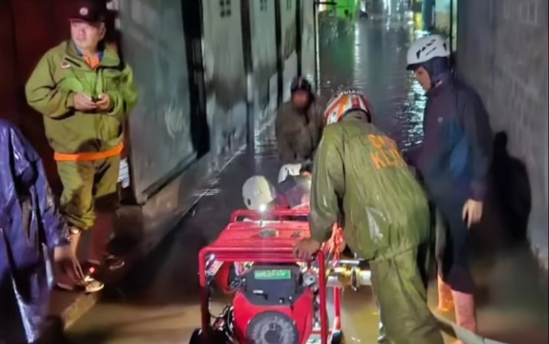 Banjir merendam permukiman warga akibat cuaca ekstrem di Kabupaten Klaten, Jawa Tengah