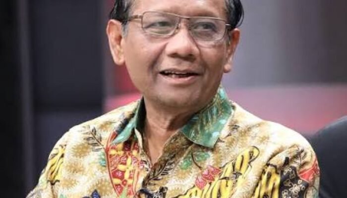 Ketika Mahfud MD di Makassar, Tegaskan Penempatan Polisi Aktif di Kementerian Langgar Konstitusi