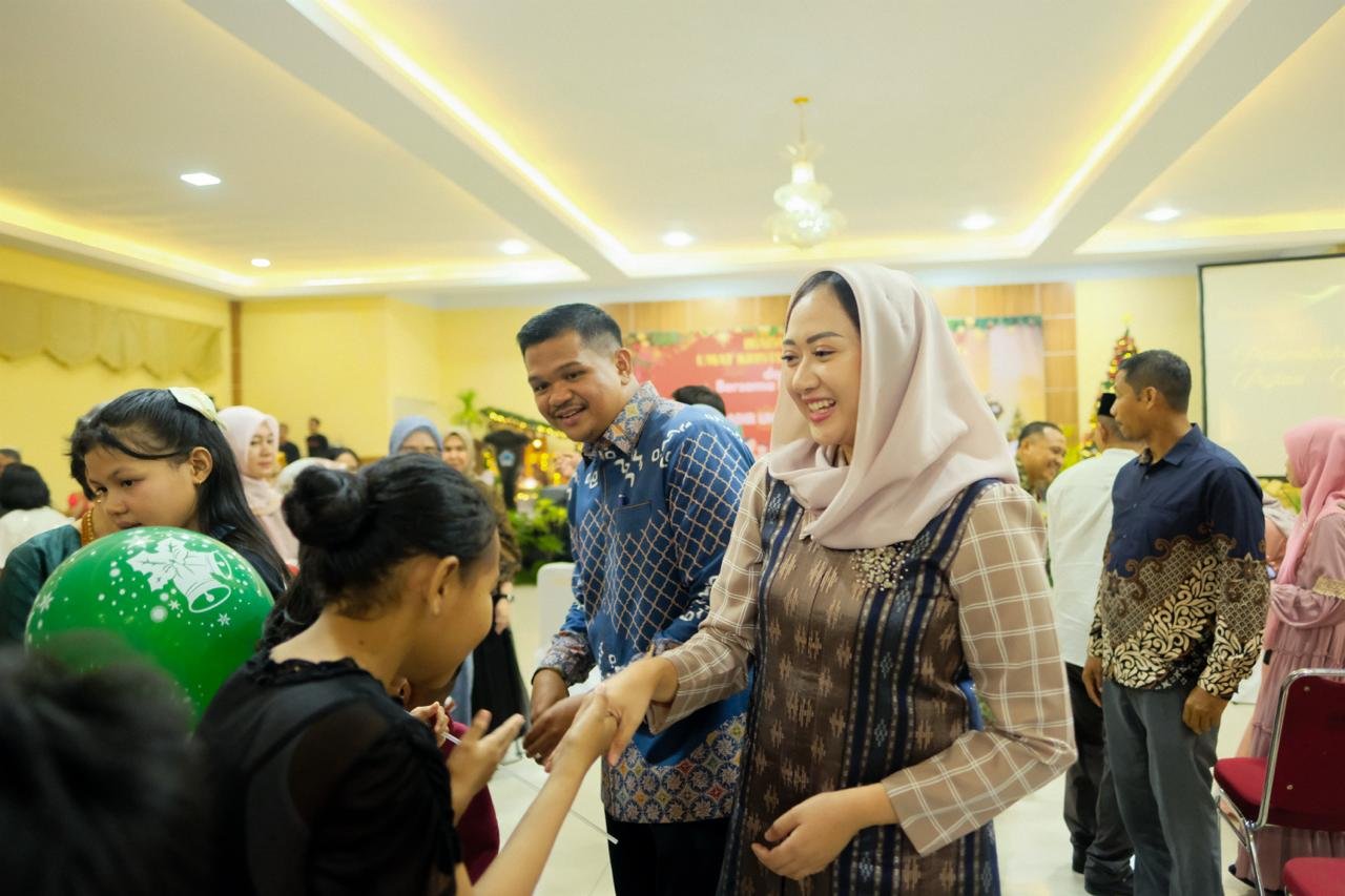 Bupati Bantaeng M. Fathul Fauzy Nurdin menghadiri perayaan Natal umat Kristiani