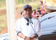 Bupati Luwu Patahudding Resmikan Lapangan Sepak Bola Binturu