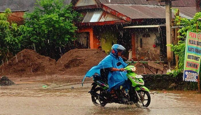 BMKG: Hujan Meluas di Sulsel Hari Ini, Sejumlah Wilayah Waspada Banjir
