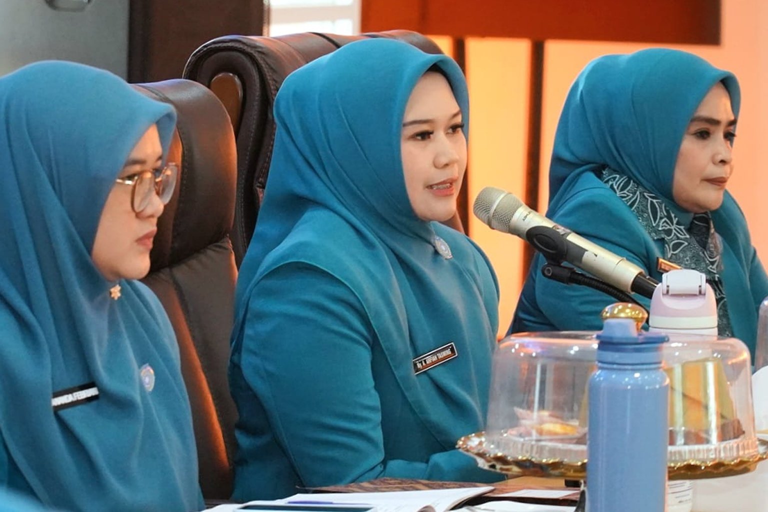 ketua tp pkk parepare andi arfiah tasming menyampaikan sambutan pada rakerda tp pkk parepare 2026 di auditorium bj habibie