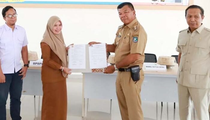 Serah Terima Sanimas, Bupati Bulukumba Dorong Desa Wujudkan Sanitasi Aman Berkelanjutan