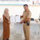 bupati bulukumba andi muchtar ali yusuf menerima serah terima program ibm sanimas di gedung pinisi bulukumba