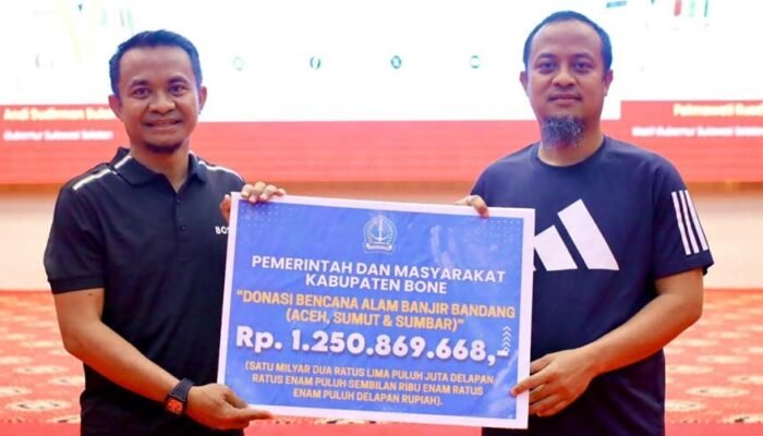 Bupati Bone Serahkan Donasi Rp1,25 Miliar untuk Korban Banjir Aceh dan Sumatera