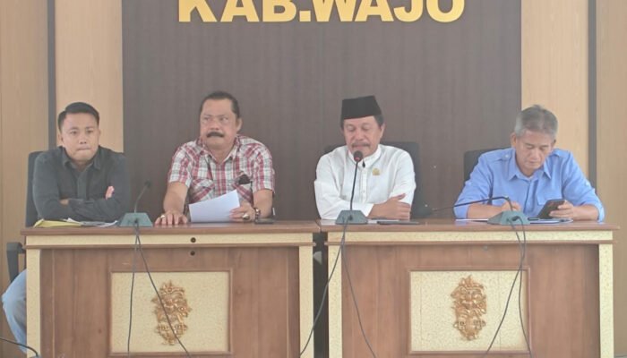Pedagang UMKM sampaikan aspirasi penundaan penataan lapak ke DPRD Wajo