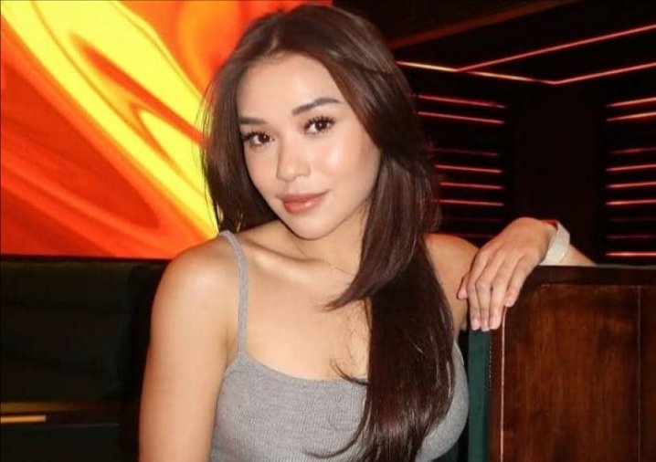 potret selebgram lula lahfah