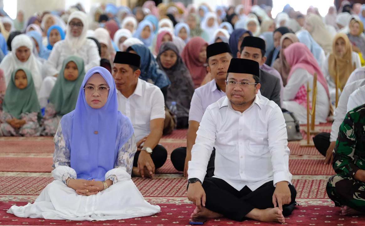 bupati gowa dan wakil bupati mengikuti zikir akhir tahun 2025