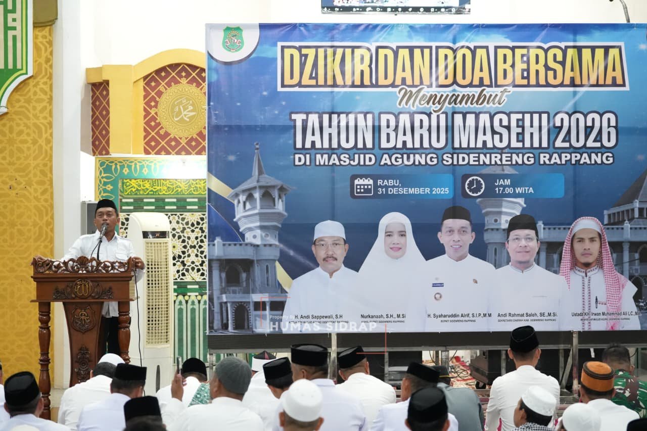 Zikir dan doa bersama Pemkab Sidrap menyambut Tahun Baru 2026 di Masjid Agung Pangkajene