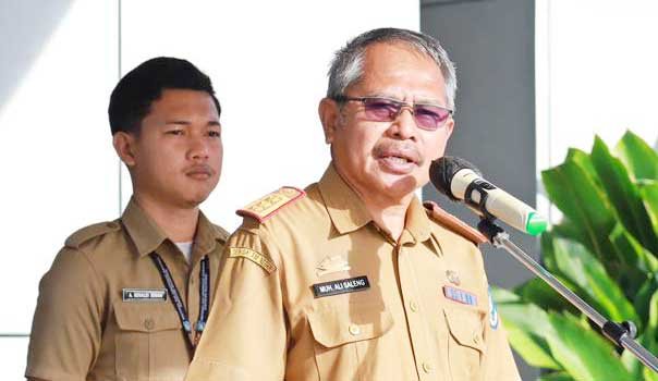 Sekda Bulukumba Muh Ali Saleng memberi arahan kepada OPD