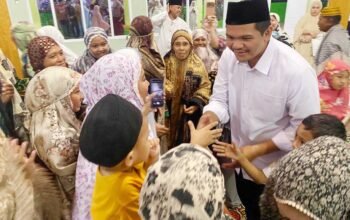 safari ramadan bupati bantaeng muh fathul fauzy nurdin menyerahkan bantuan masjid di kecamatan bissappu