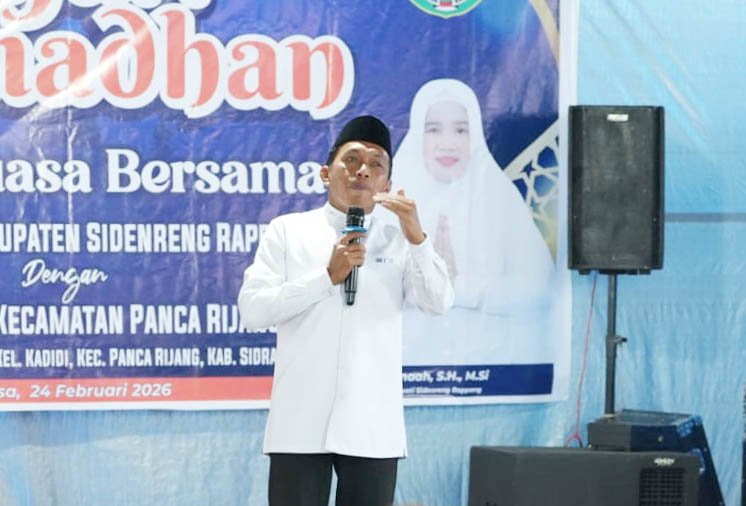 bupati sidrap syaharuddin alrif memaparkan program safari ramadan di masjid mujahidin kadidi panca rijang