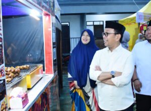 bupati soppeng h. suwardi haseng membuka pasar ramadan sukses di lapangan gasis watansoppeng
