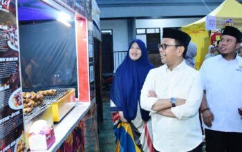 bupati soppeng h. suwardi haseng membuka pasar ramadan sukses di lapangan gasis watansoppeng