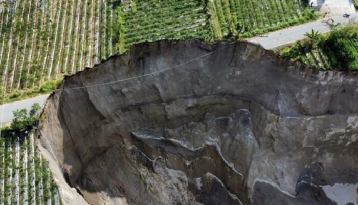 Ambles Tanpa Henti, Lubang Raksasa Ketol Intai Permukiman Warga Aceh Tengah