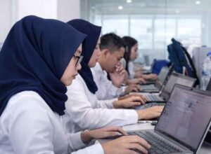 asn bekerja dengan sistem digital dalam tata kelola ikn untuk mendukung smart governance dan integrasi layanan