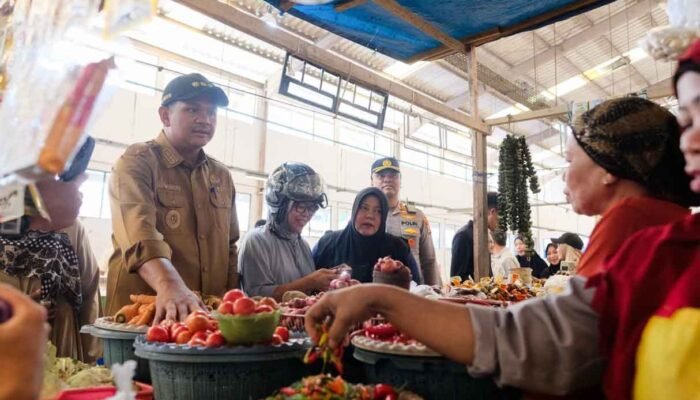 Jelang Ramadan, Bupati Uji Nurdin Sidak Harga Sembako Bantaeng