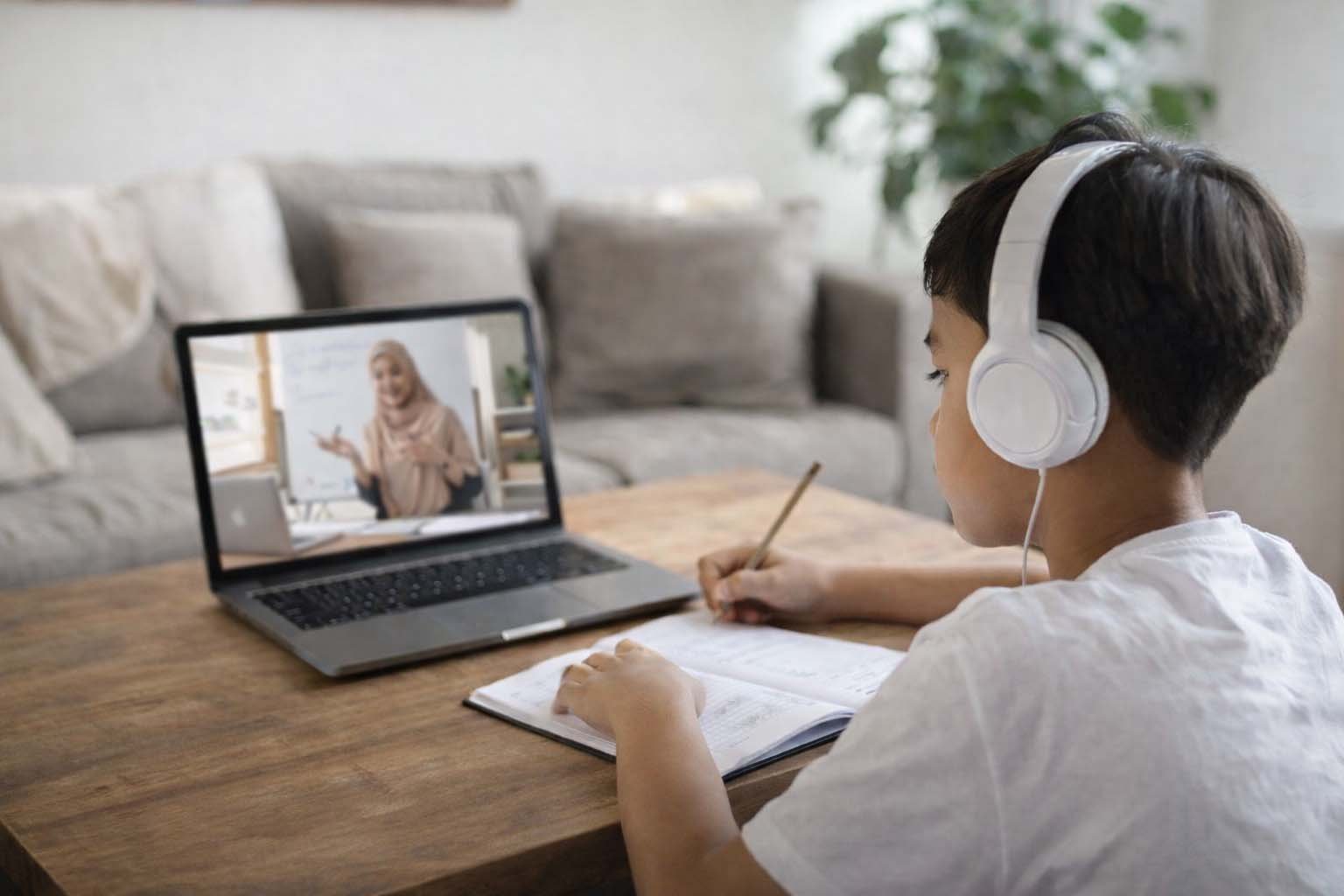 dinas pendidikan makassar tetapkan pembelajaran daring 25–28 februari 2026 akibat cuaca ekstrem di makassar