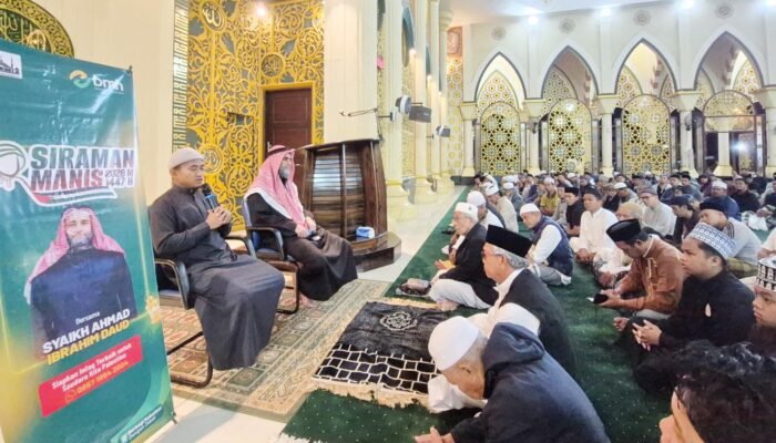 Imam Palestina Kunjungi 9 Masjid, Siraman Manis Menggema Lutim