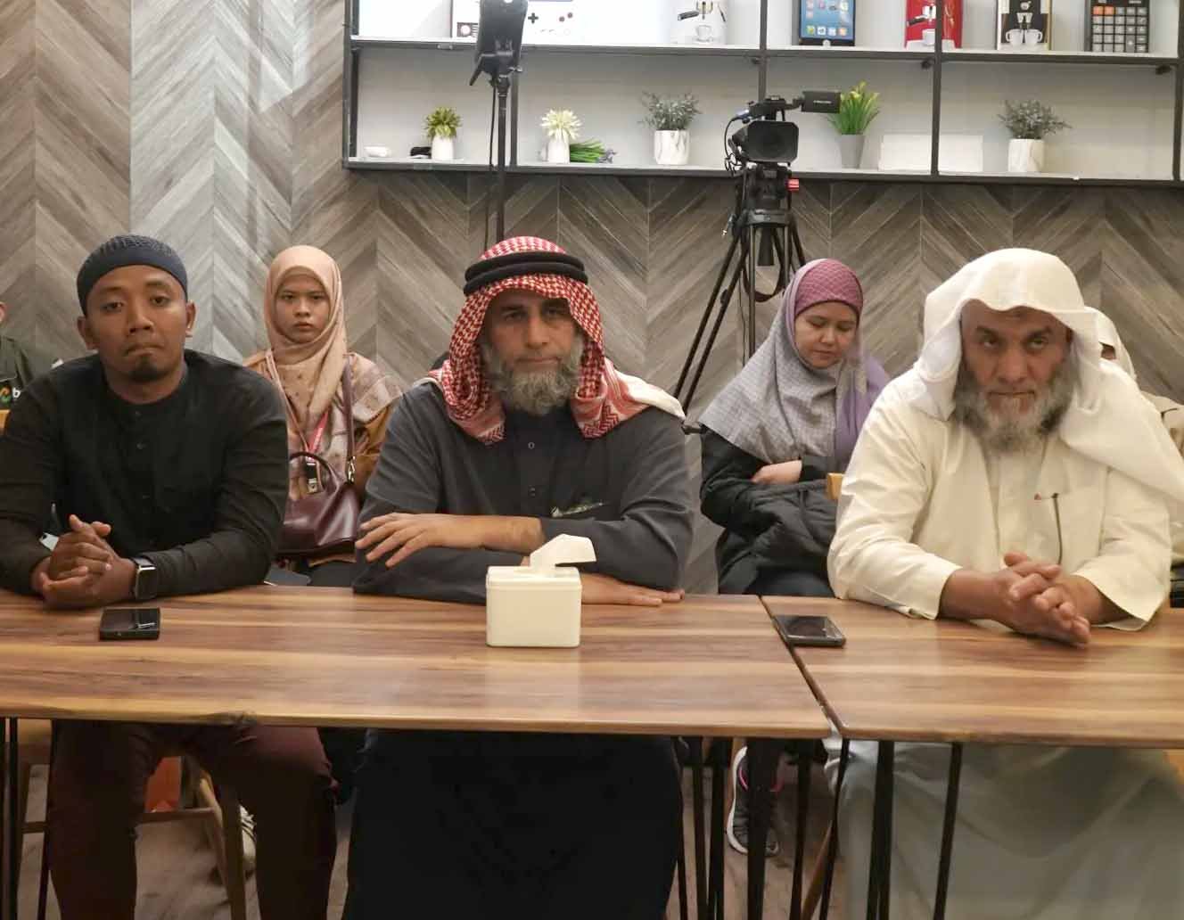 imam palestina saat konferensi pers safari ramadhan 1447 h di jakarta