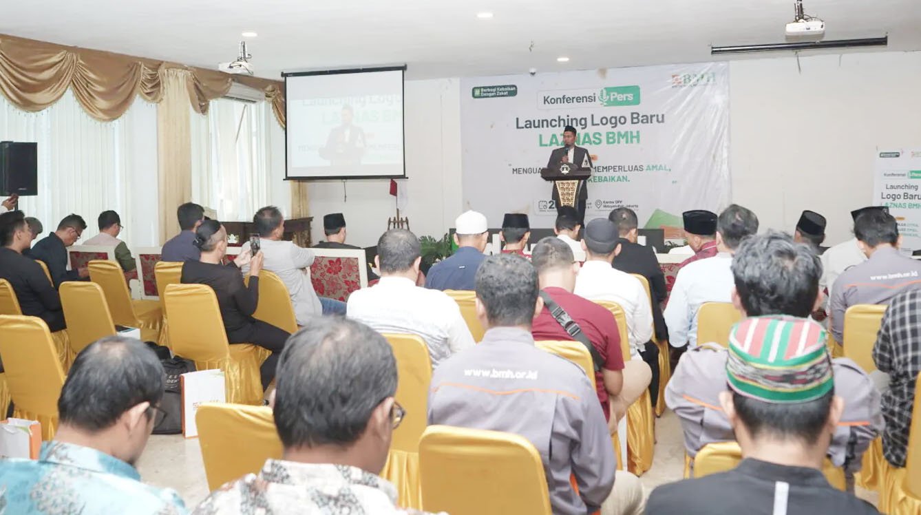 direktur utama bmh supendi meluncurkan logo baru bmh di pusat dakwah hidayatullah jakarta