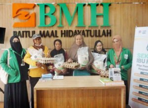 perwakilan bmh menyalurkan bantuan kepada mustahik