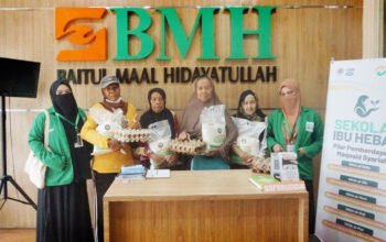 perwakilan bmh menyalurkan bantuan kepada mustahik