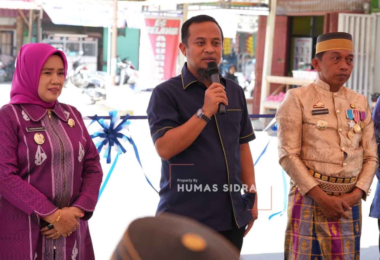 gubernur sulsel andi sudirman sulaiman meresmikan jalan muhammadiyah di kota rappang kecamatan panca rijang