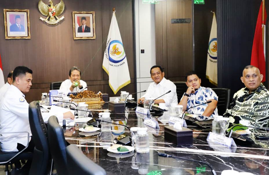 bupati luwu patahudding melakukan audiensi dengan menteri kelautan dan perikanan sakti wahyu trenggono di jakarta