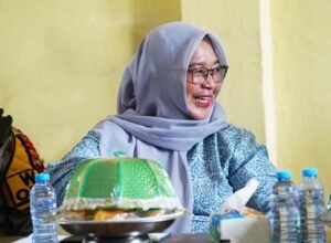 wakil bupati luwu timur memimpin rapat persiapan mtq xi di aula kantor camat tomoni timur