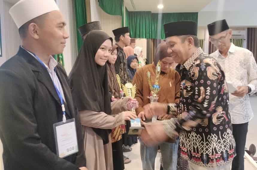 penyerahan penghargaan mtq xiv luwu utara 2026