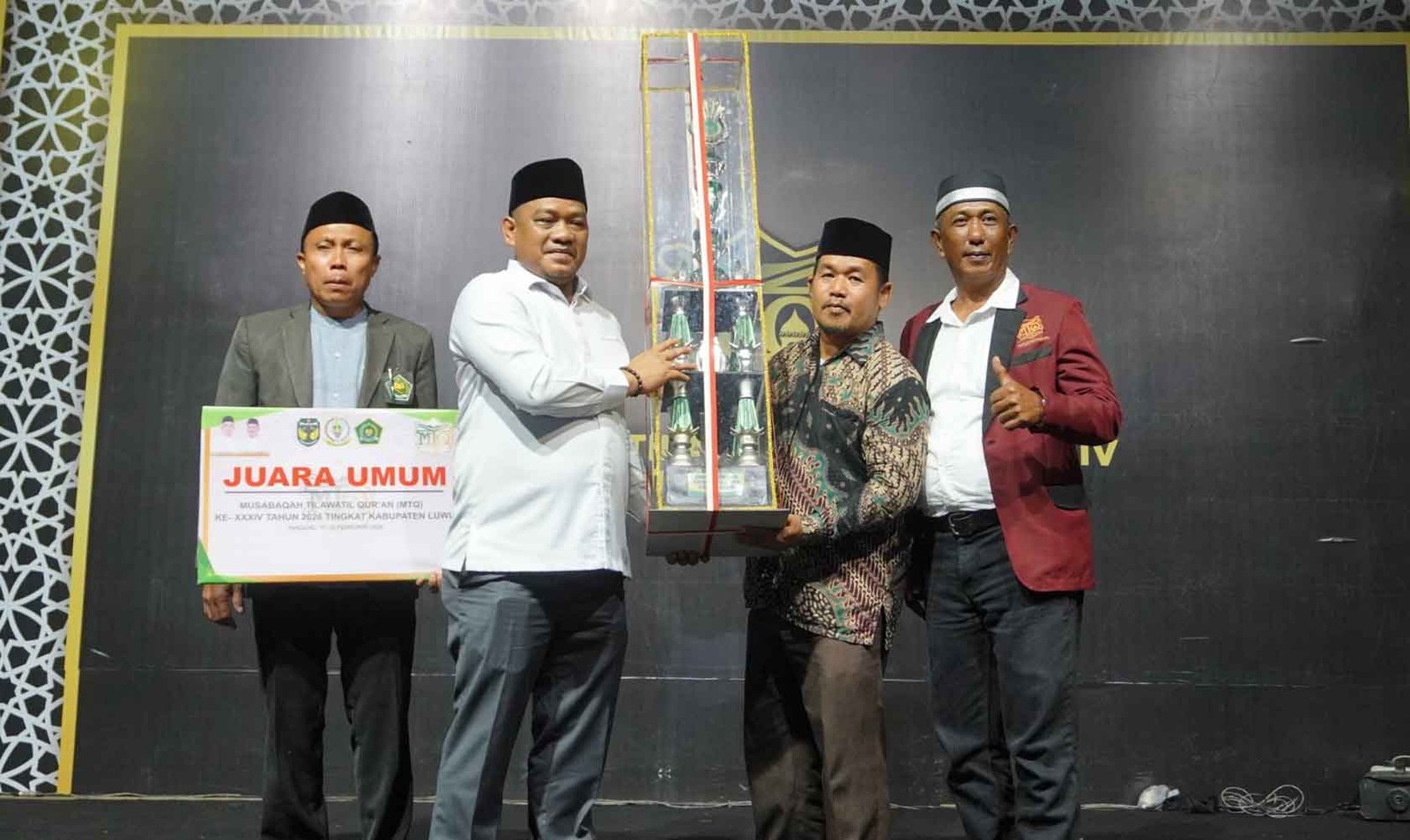 bupati luwu menutup mtq xxxiii tingkat kabupaten luwu di lapangan padang sappa kecamatan ponrang