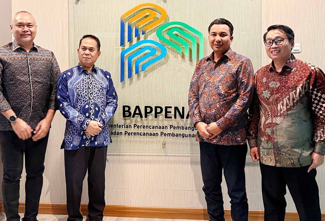 bupati luwu utara andi abdullah rahim paparkan strategi pembangunan jalan wilayah 3t tekan kemiskinan