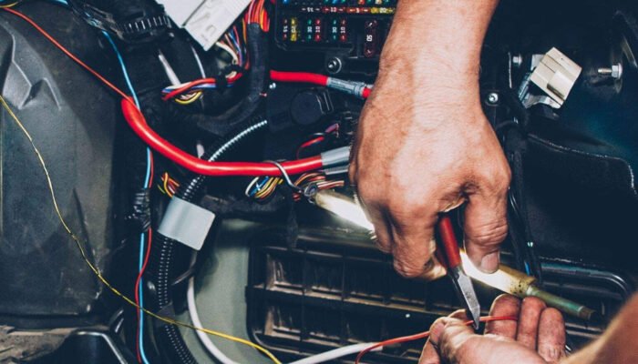 Bukan Sekadar Canggih, KNKT Wanti-wanti Risiko Nyawa di Balik Mobil Listrik