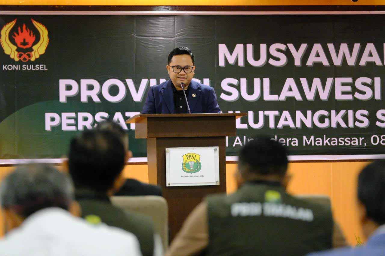ketua umum koni sulsel darmawangsyah muin menghadiri musprov pbsi sulsel di hotel almadera makassar