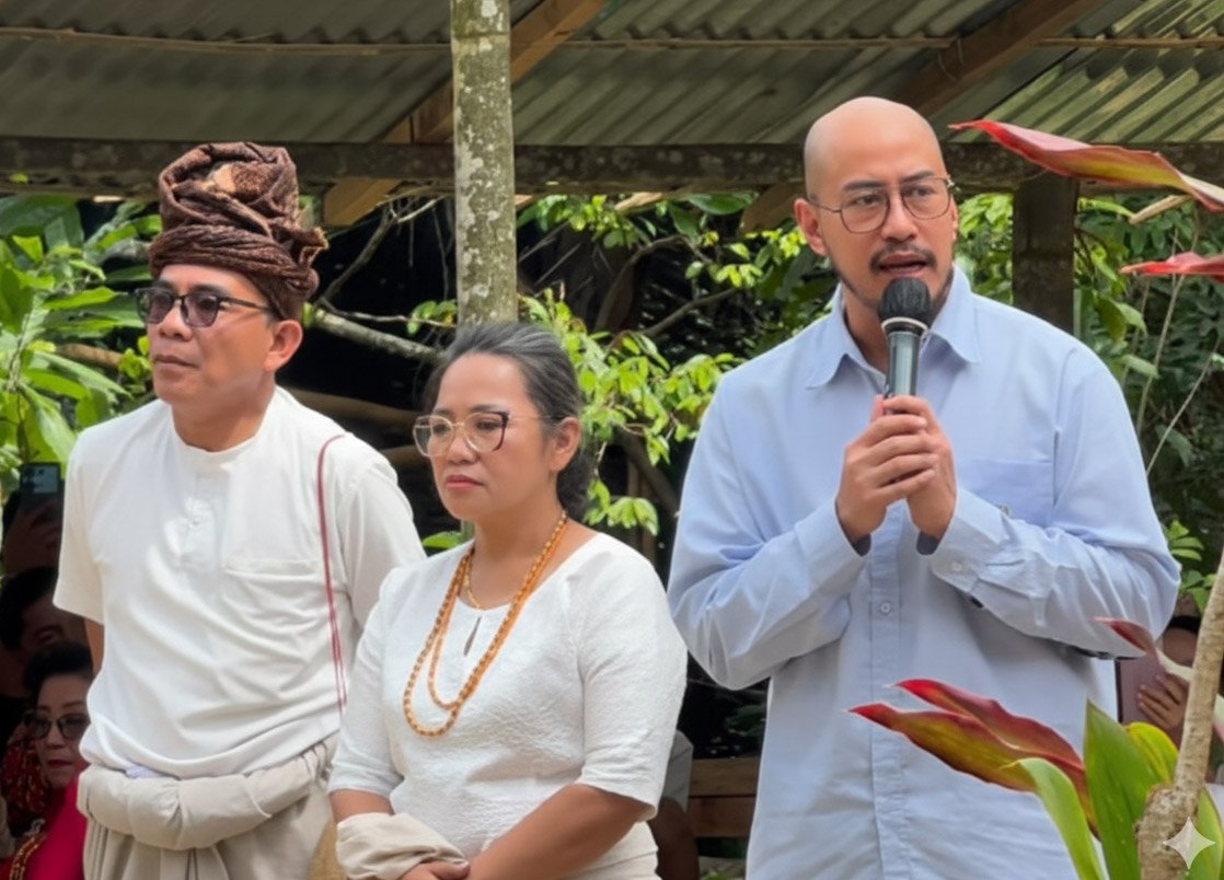 pandji pragiwaksono mengikuti sidang adat di tongkonan layuk kaero tana toraja