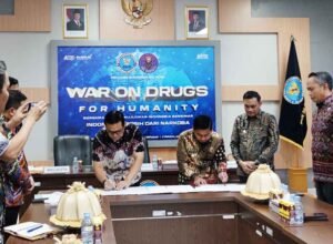 wali kota parepare tasming hamid menandatangani nphd pembentukan bnn kota parepare di makassar 13/2/2026