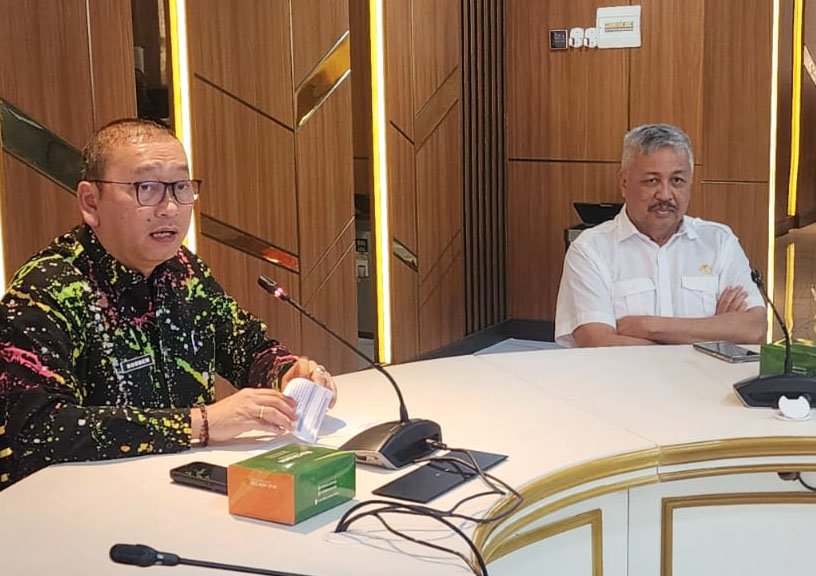 bupati pinrang irwan hamid berkoordinasi menyerahkan usulan lahan sekolah rakyat di kementerian sosial ri