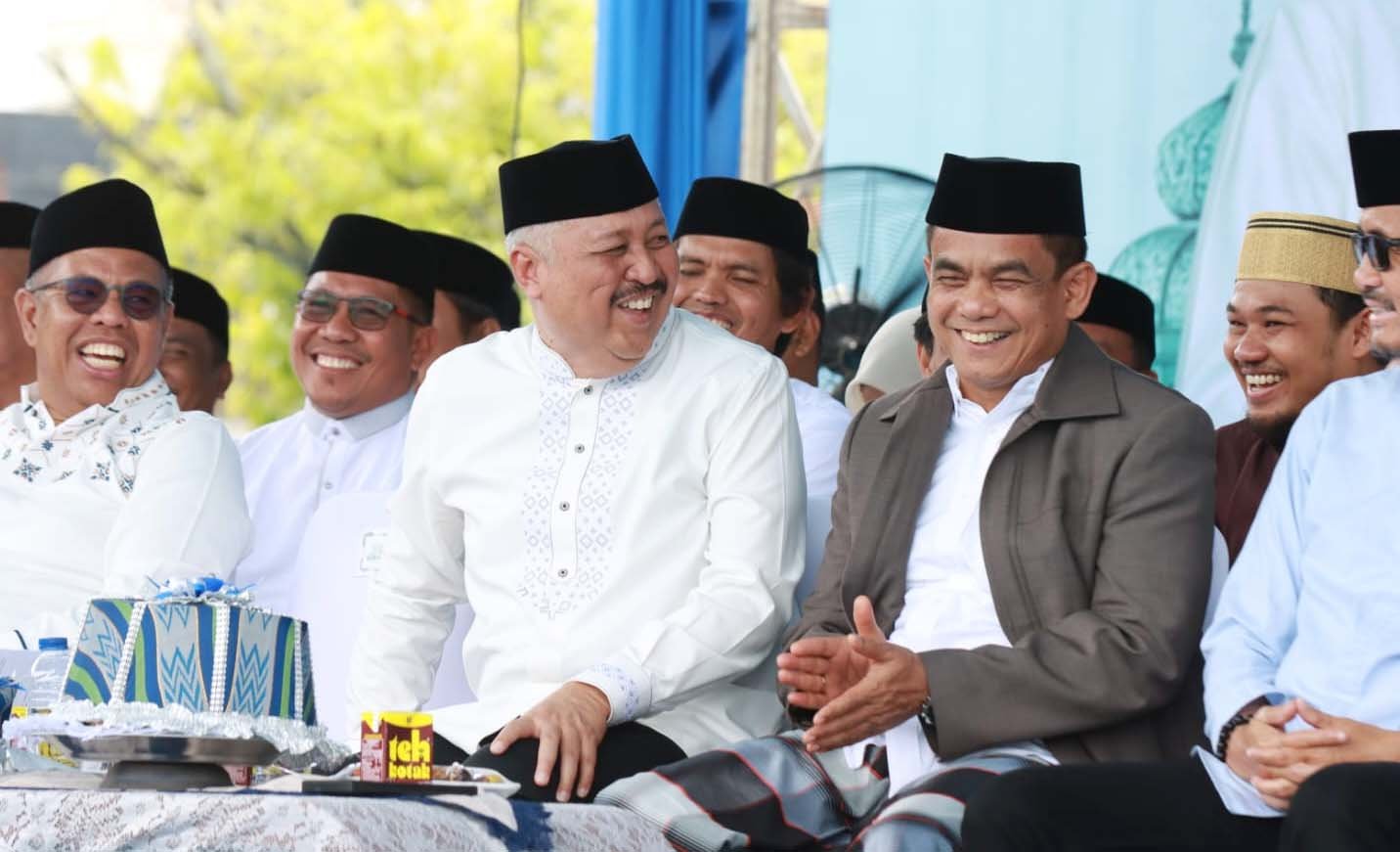 bupati pinrang h a irwan hamid s.sos menghadiri tabligh akbar hut ke-66 kabupaten pinrang di halaman kantor bupati pinrang